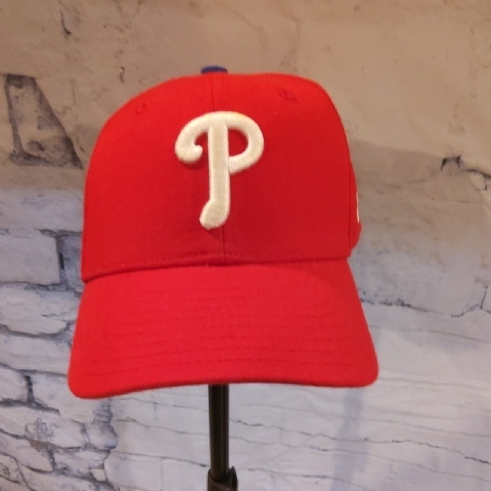 Phillies Baseball Cap Autograph Unknown